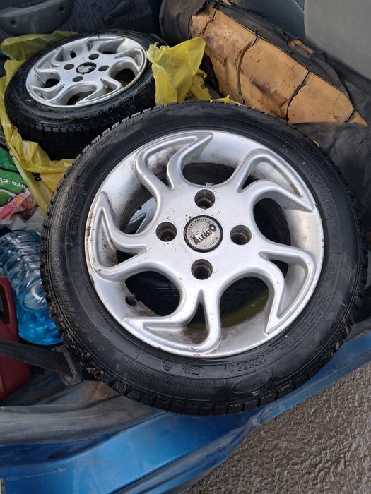 Vand 4 genți din aliaj