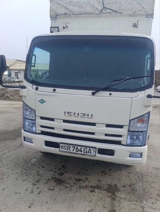 Isuzu yuk avtomashinasi srochno sotiladi