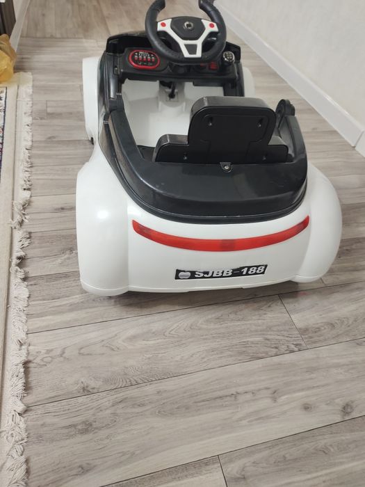 Продам apple car машина