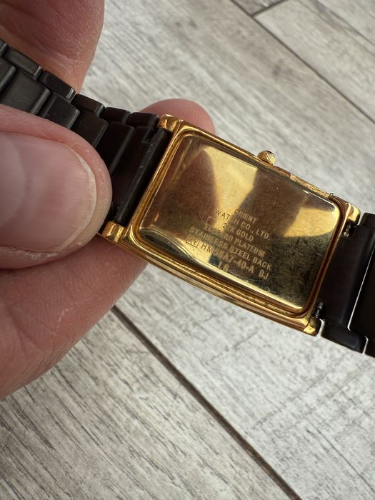 Продам часы наручные