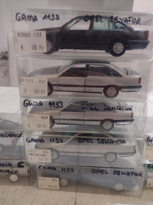 Vând diferite machete Gama