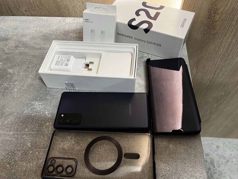 Samsung Galaxy S20 FE 5G, funcționează perfect.