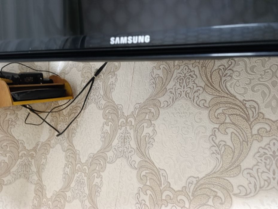 Продам смарт телевизор Samsung