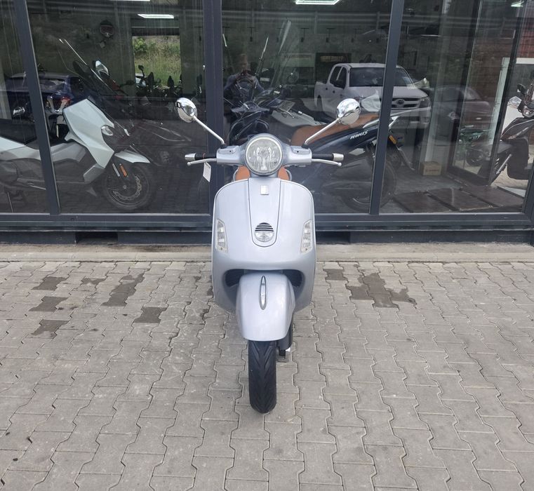 Piaggio Vespa 250 cc - 3000 km - Transport Gratuit - Garantie -