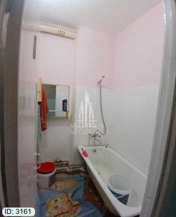 kvartira sotiladi ️⃣№3161 5-mikrorayon jomiy  tarafda 3xonalik uy