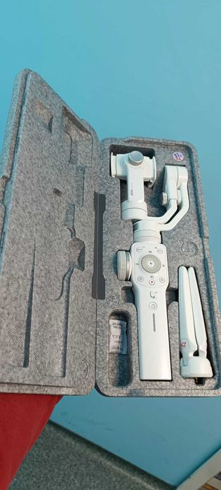 Бяла стабилизация за телефон Zhiyun Smooth 4 Gimbal