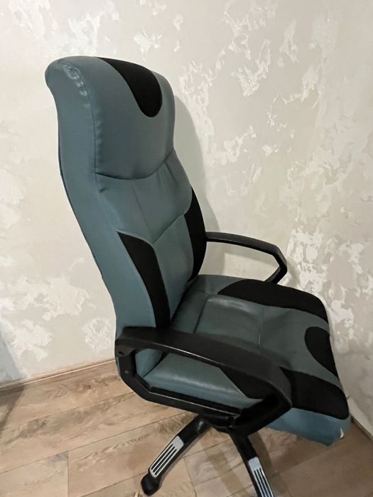 Кресло на колесиках