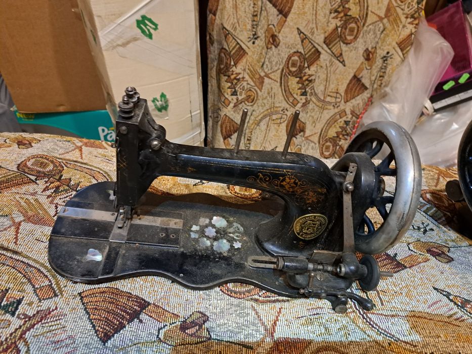 Masini de cusut vechi,decorative