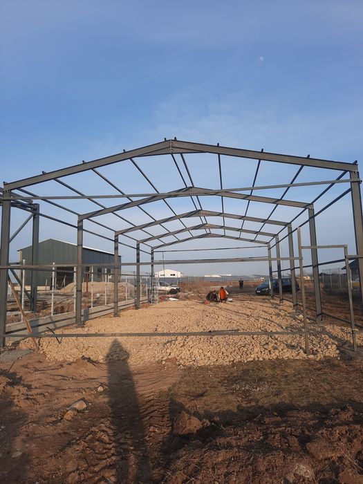 Vand hale metalice lucrăm fără avans