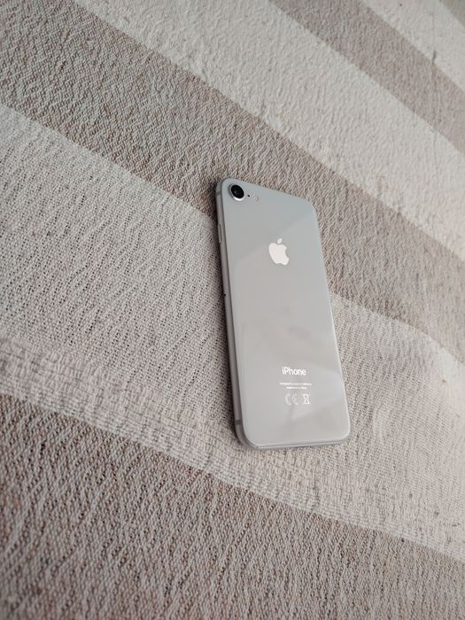 Iphone 8 64 GB liber de retea