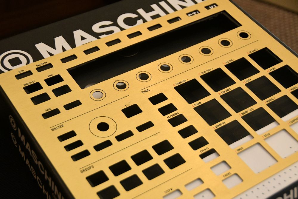 Skin (faceplate) rosu si auriu pt Maschine MK2