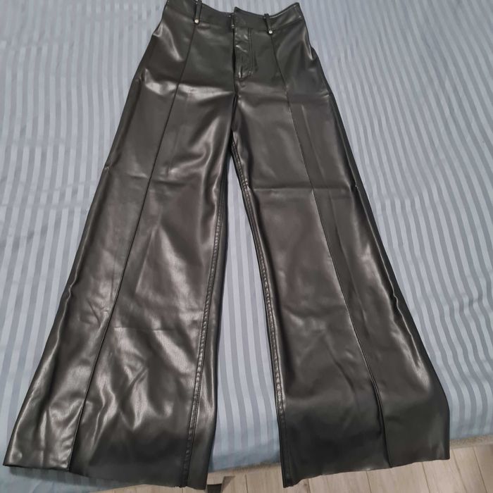 Кожен панталон и блуза