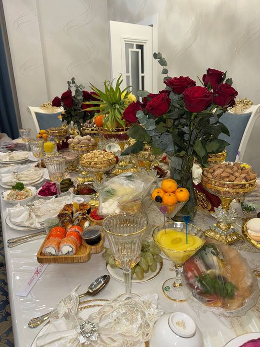 10 talik yaxshi saqlangan stol va stul