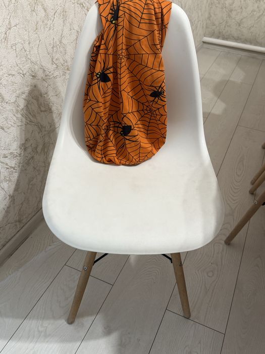 Стулья  для кухни б/у белый