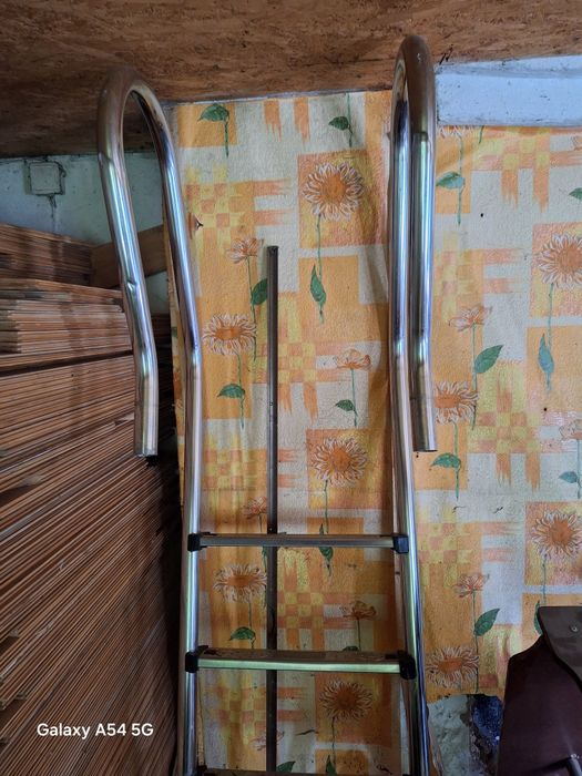 Лестница для бассейна