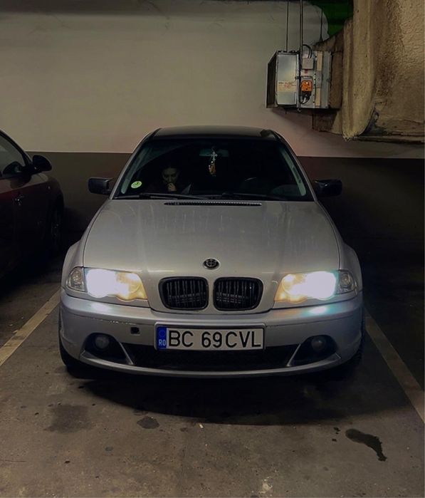 Vând bmw e46 320d de piese / refacut