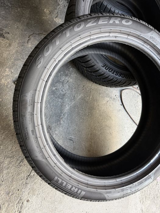 2 anvelope iarna ca NOI 235/45/20 , Pirelli , 7.5 mm !