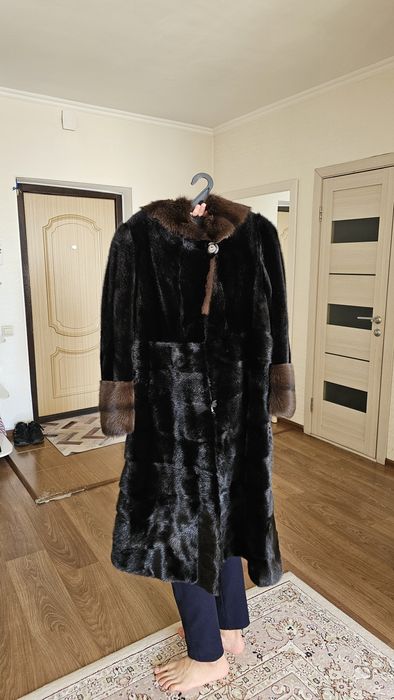 Продаётся шуба 2 шт