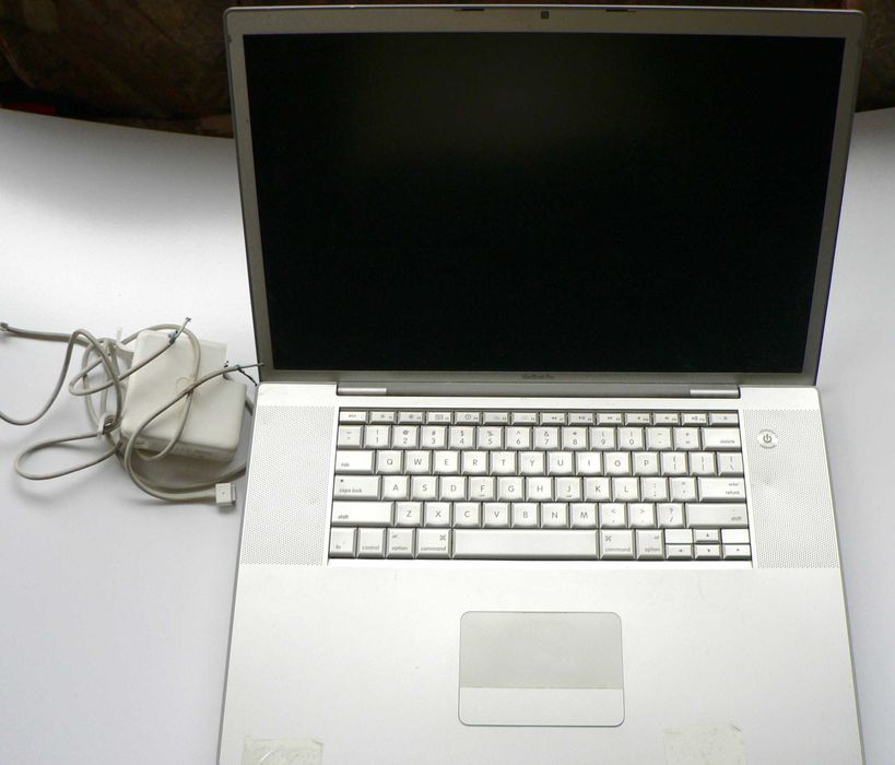 MacBook Pro 17" за части