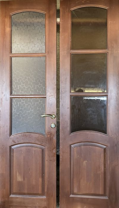 Продается дверь чистое дерево