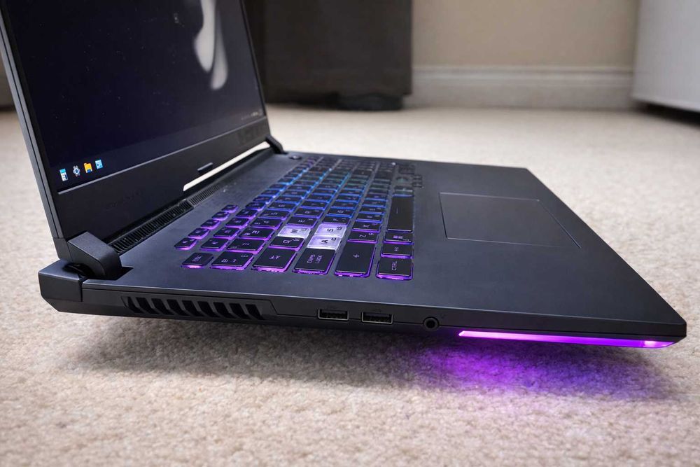 ASUS ROG Strix G17 G713RM-KH096