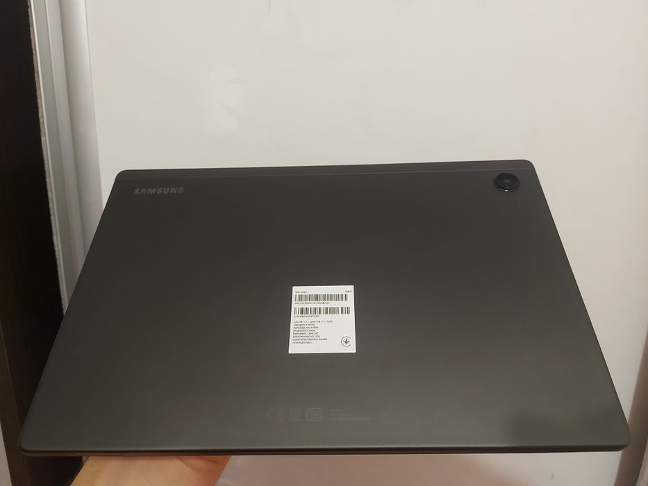 Продам планшет Самсунг а8 128 гигов черный