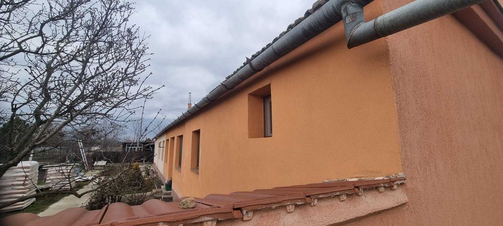 Casa recent renovata, izolata cu incalzire centrala