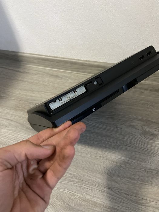 Vand PS3 pentru piese, defect