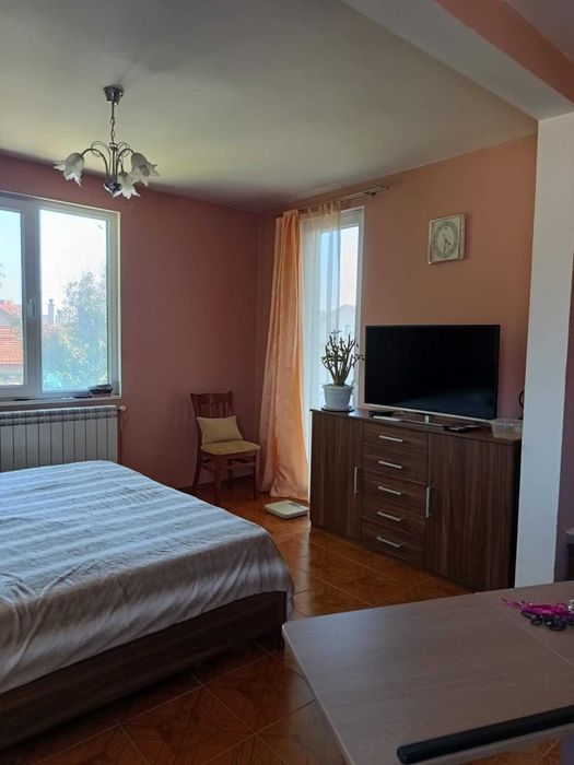 Продава се Къща в Русе, Алеи Възраждане - 230 кв.м за 853 €/кв.м - Снимка #1