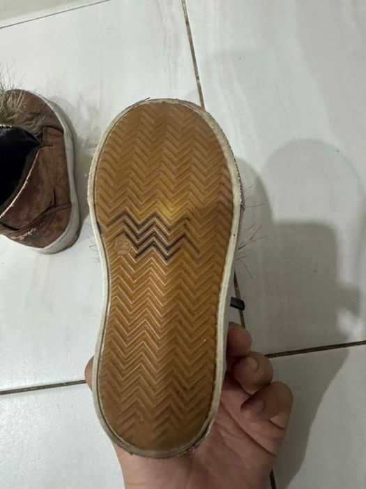 Бәтенкелер сатылады