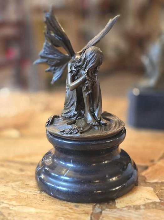 Statueta din bronz Zâna.