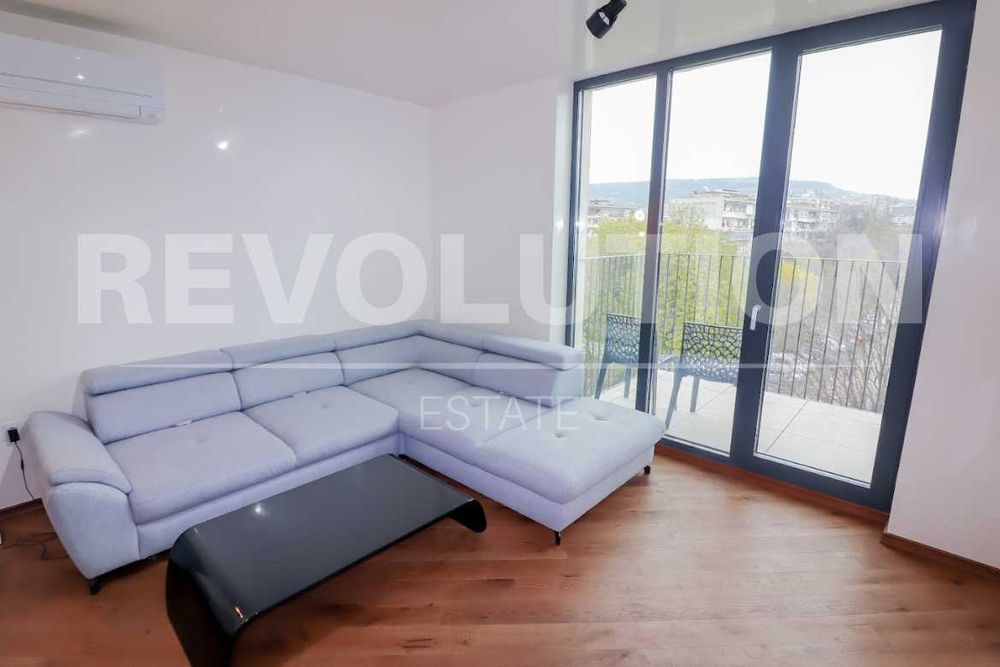 Дава се под наем Тристаен апартамент в Варна, Чайка - 80 кв.м за 765 € - Снимка #2