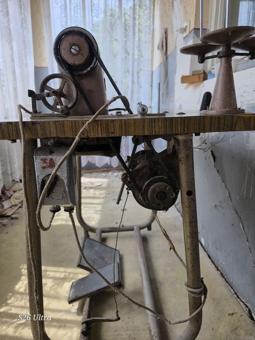Masina de cusut industrială