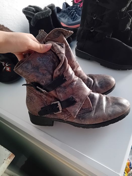 Боти и ботуши 10лв бройката