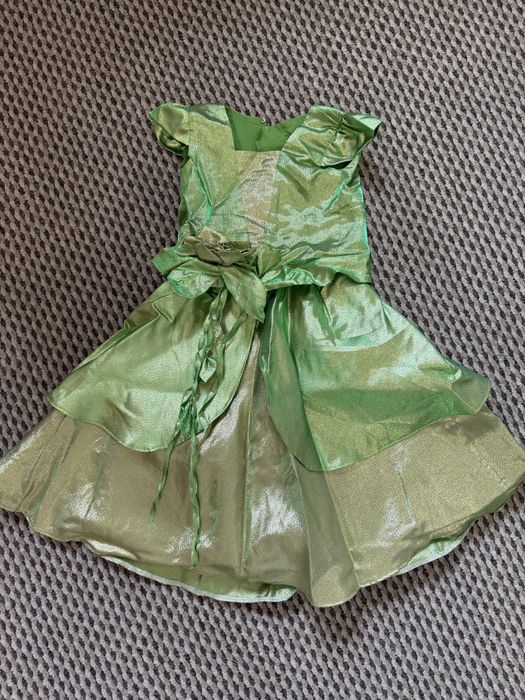 Продам платья и костюм лисички