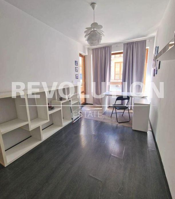 Дава се под наем Тристаен апартамент в Варна, Център - 82 кв.м за 675 € - Снимка #2