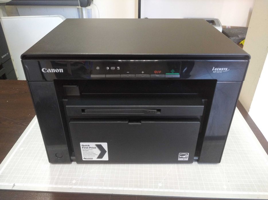 Като нов! Лазерен принтер, скенер и копир 3 в 1 Canon MF 3010