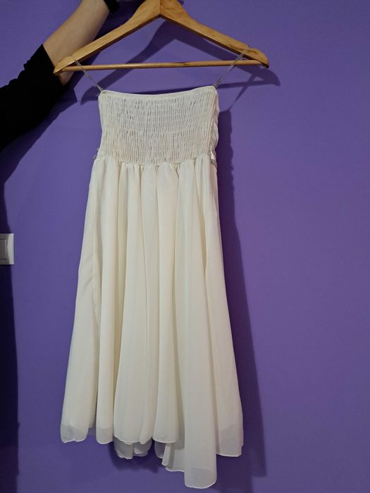 Къса официална рокля