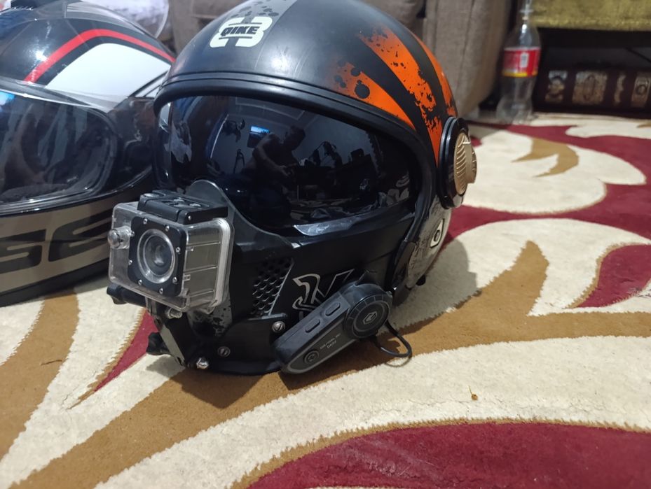 Продам два своих мотошлема