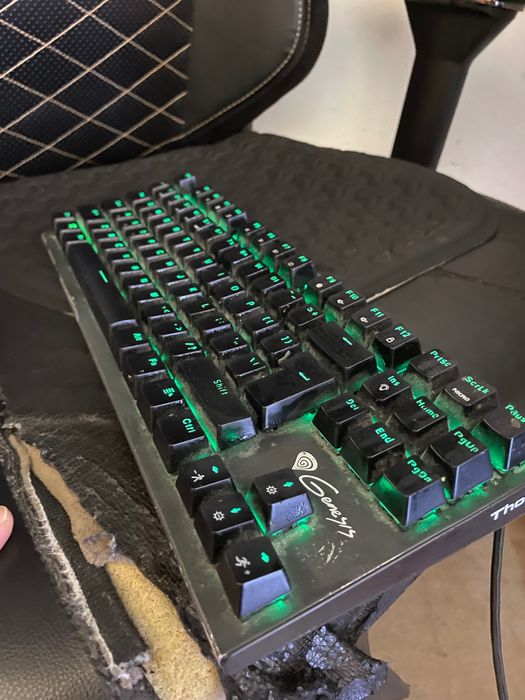 Genesis thor 300 tkl сини суичове