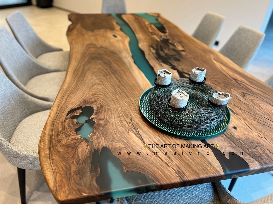 Холна и трапезна маса от дърво и смола