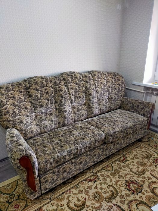 Продам диван с креслами
