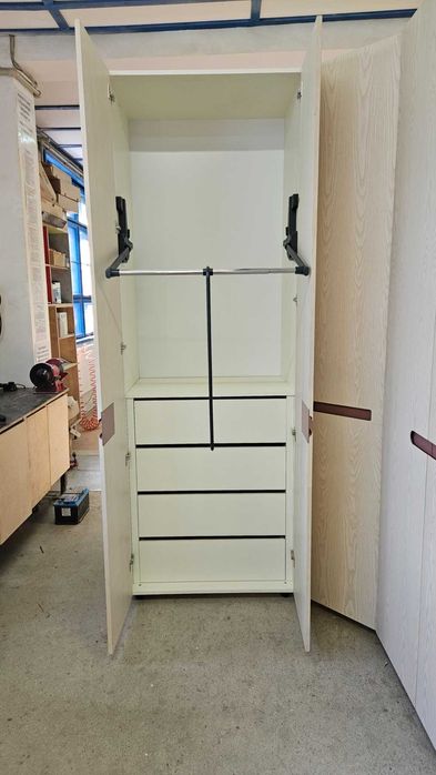 Гардероб*чисто нов*1800/2450/1800