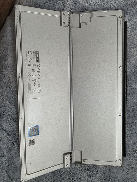 Tableta Lenovo i3 nvm 128gb