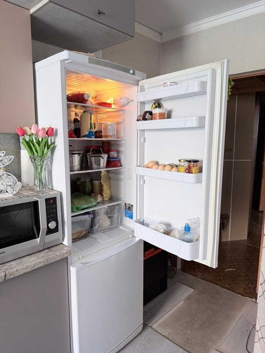 Холодильник  Indesit