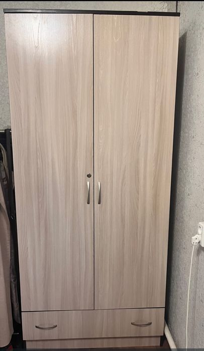 Срочно продам шкаф