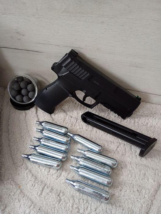 Pistol FOARTE puternic cu bile de cauciuc calibrul 68