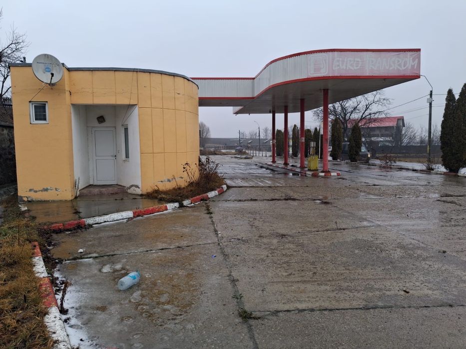 De inchiriat Teren 2000mp + cladire