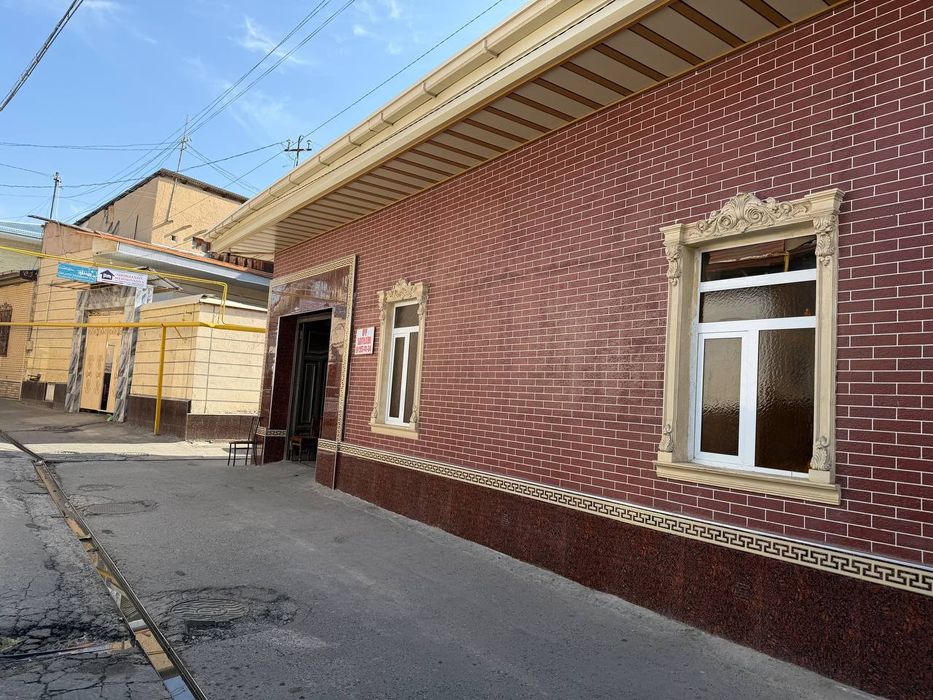 Registon ruparasi maydonida atigi 100 metr yurganda  3 sotiqli hovli t