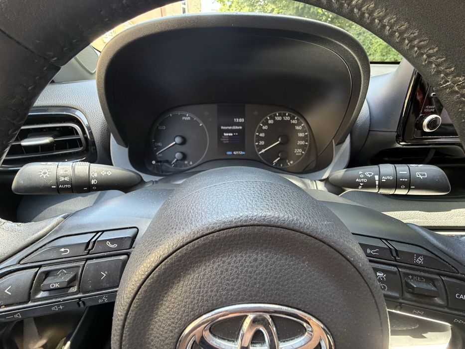 TOYOTA Yaris 2023 — imagine 2